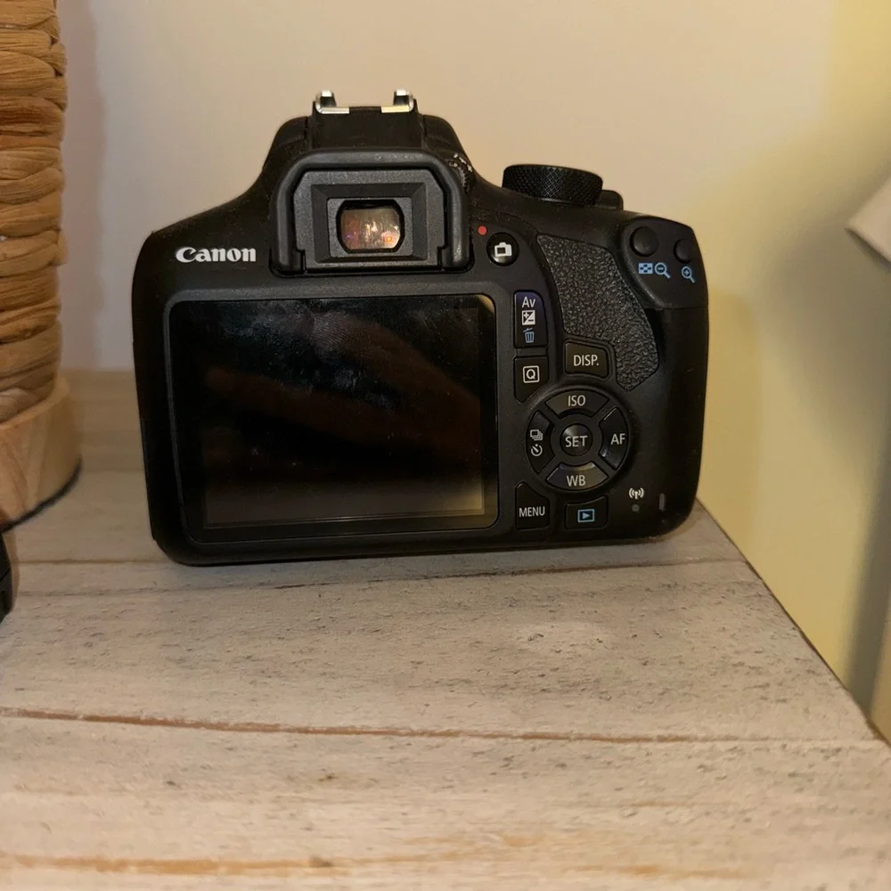Canon EOS rebel t6 Bluetooth camera